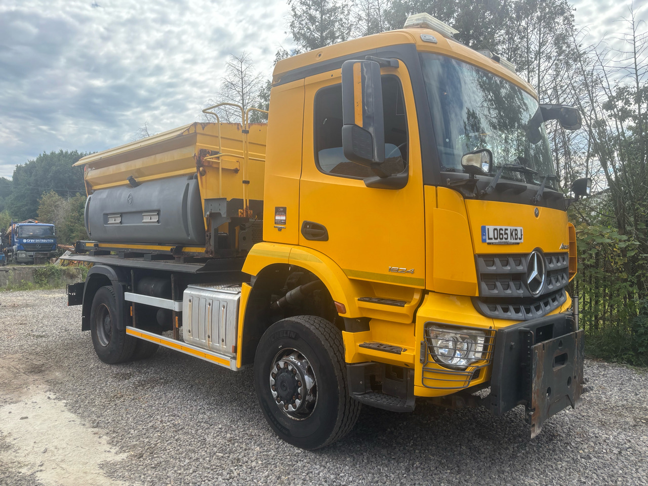 MERCEDES AROCS 1824 4x4BB GRITTER/SPREADER/PLOUGH - מפלסת שלג: תמונה 4 MERCEDES AROCS 1824 4x4BB GRITTER/SPREADER/PLOUGH - מפלסת שלג: תמונה 4