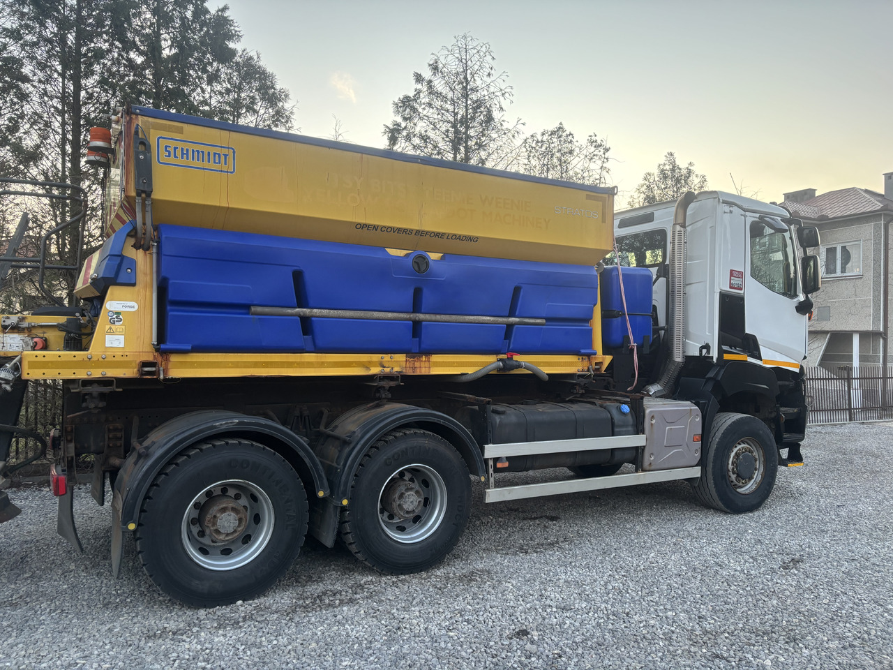 RENAULT K380 6x6 K380 6x6 SCHMIDT STRATOS III GRITTER/SPREADER PLOUGH - מפלסת שלג: תמונה 3 RENAULT K380 6x6 K380 6x6 SCHMIDT STRATOS III GRITTER/SPREADER PLOUGH - מפלסת שלג: תמונה 3