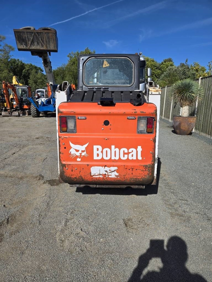Bobcat S 130 - מעמיס היגוי החלקה: תמונה 3 Bobcat S 130 - מעמיס היגוי החלקה: תמונה 3