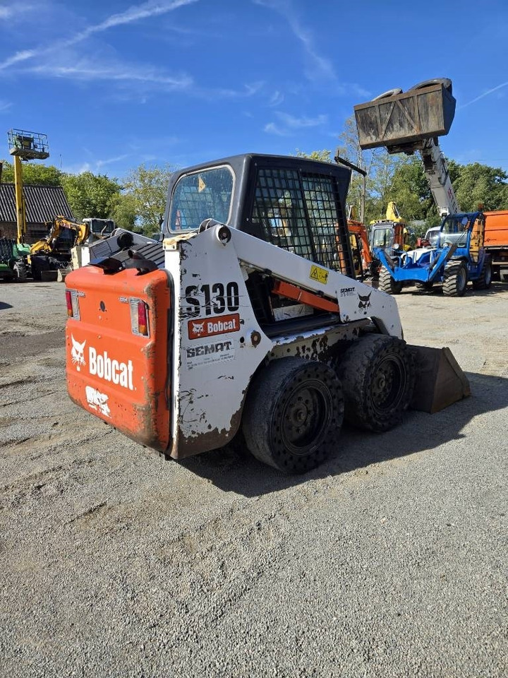 Bobcat S 130 - מעמיס היגוי החלקה: תמונה 4 Bobcat S 130 - מעמיס היגוי החלקה: תמונה 4