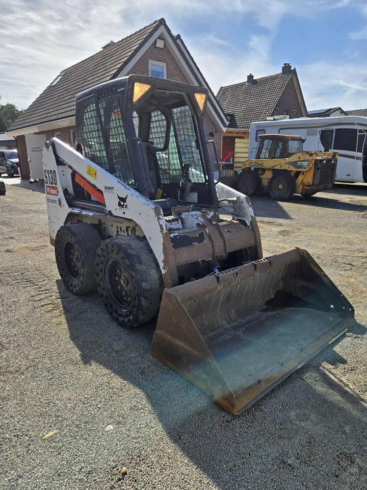 Bobcat S 130 - מעמיס היגוי החלקה: תמונה 5 Bobcat S 130 - מעמיס היגוי החלקה: תמונה 5