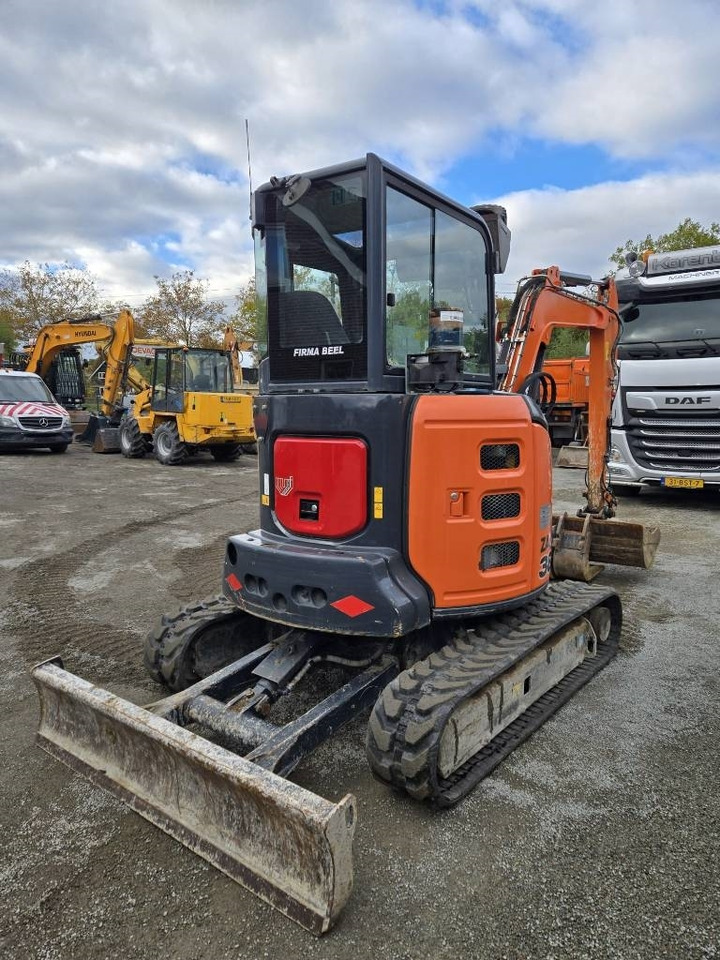 Hitachi ZX 38 U-5 A - מיני מחפר: תמונה 4 Hitachi ZX 38 U-5 A - מיני מחפר: תמונה 4