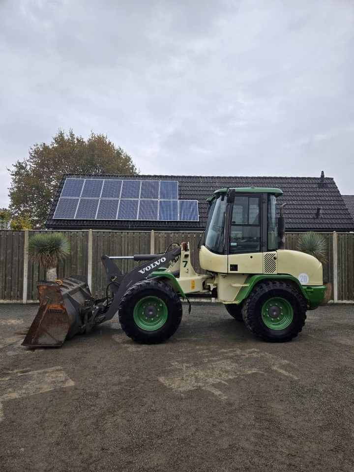 Volvo L 30 B - מעמיס גלגלים: תמונה 4 Volvo L 30 B - מעמיס גלגלים: תמונה 4