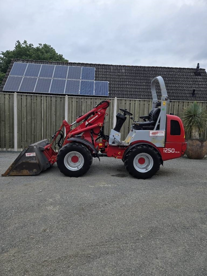 Weidemann 1250 Cx - מעמיס קומפקטי: תמונה 1 Weidemann 1250 Cx - מעמיס קומפקטי: תמונה 1
