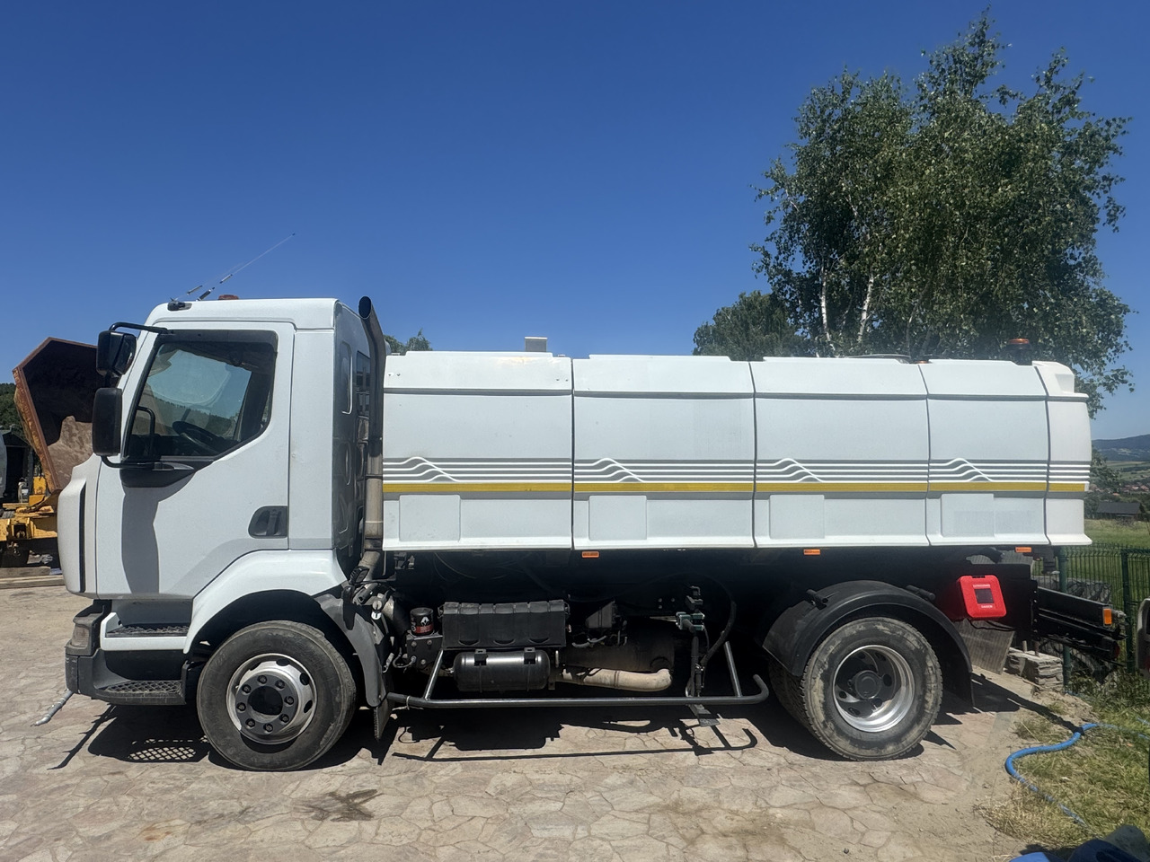 Renault Midlum water truck laveuse sprinkler - מטאטא כבישים: תמונה 2 Renault Midlum water truck laveuse sprinkler - מטאטא כבישים: תמונה 2