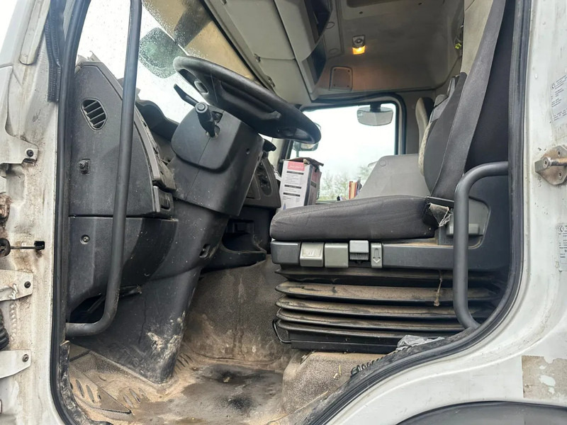 Renault Premium 370 DXI - משאית תיבה: תמונה 5 Renault Premium 370 DXI - משאית תיבה: תמונה 5