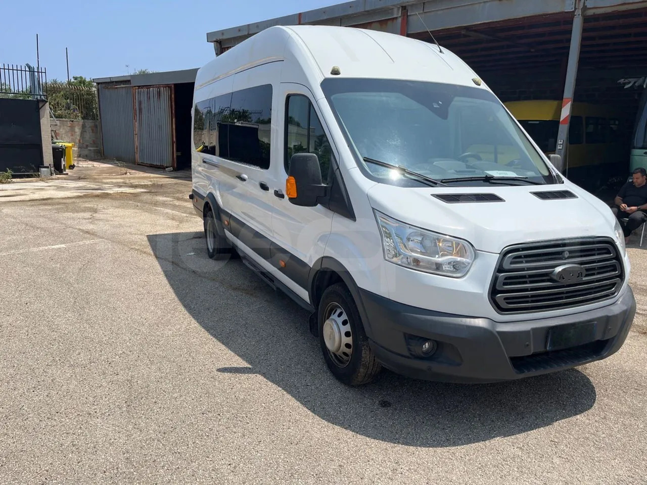 Ford Transit - מיניבוס, כלי רכב מסחרי לנוסעים: תמונה 1 Ford Transit - מיניבוס, כלי רכב מסחרי לנוסעים: תמונה 1