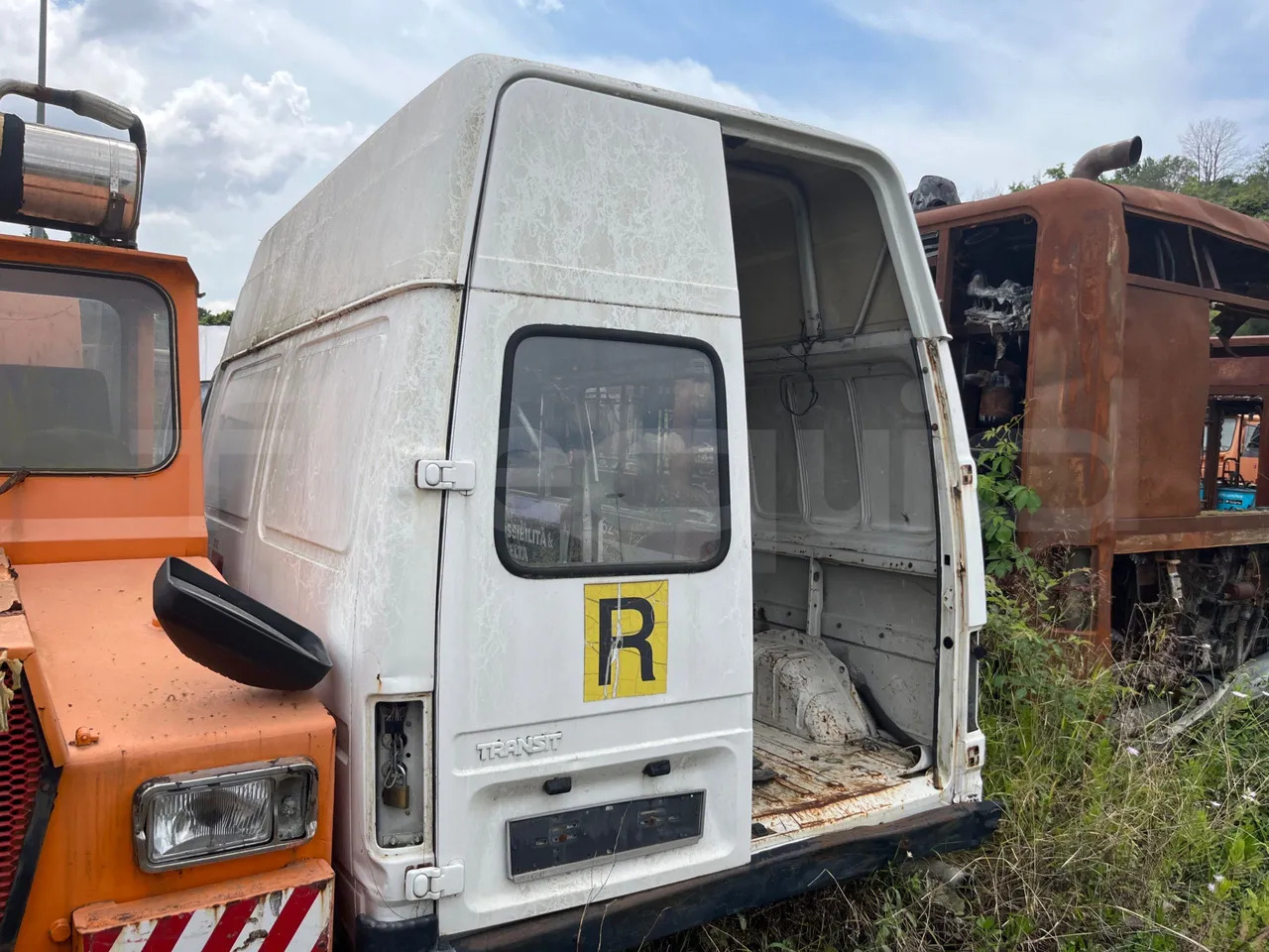 Ford Transit - מיניבוס, כלי רכב מסחרי לנוסעים: תמונה 2 Ford Transit - מיניבוס, כלי רכב מסחרי לנוסעים: תמונה 2