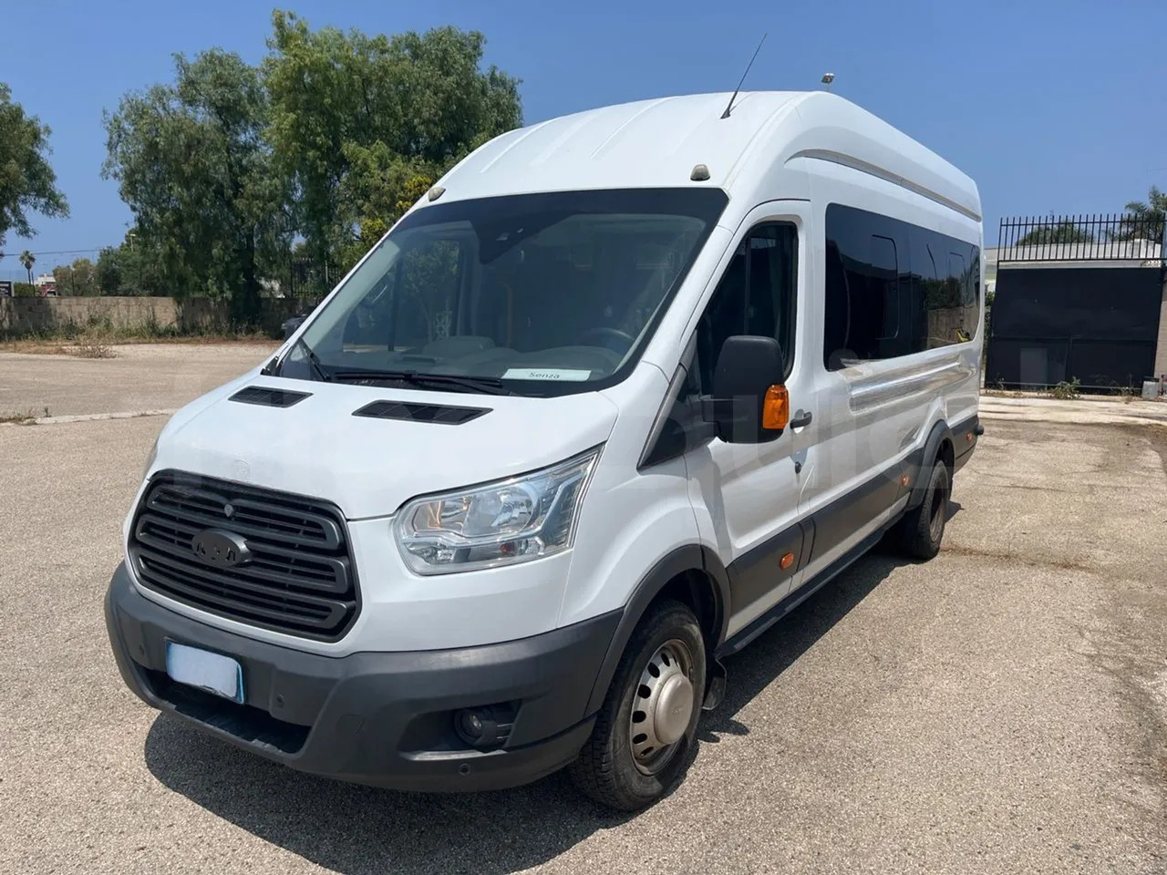 Ford Transit - מיניבוס, כלי רכב מסחרי לנוסעים: תמונה 4 Ford Transit - מיניבוס, כלי רכב מסחרי לנוסעים: תמונה 4