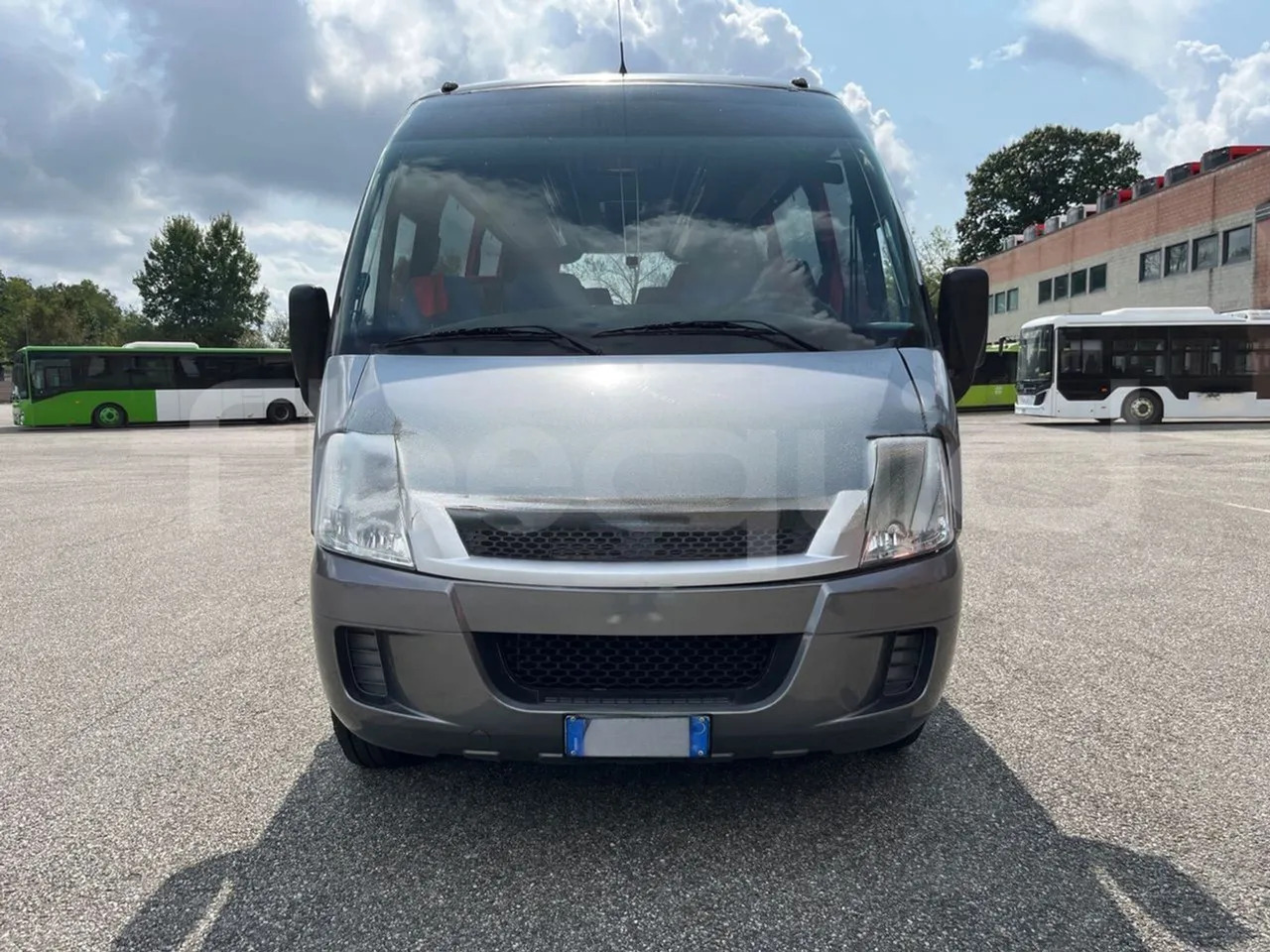 Iveco Daily - אוטובוס בין עירוני: תמונה 2 Iveco Daily - אוטובוס בין עירוני: תמונה 2