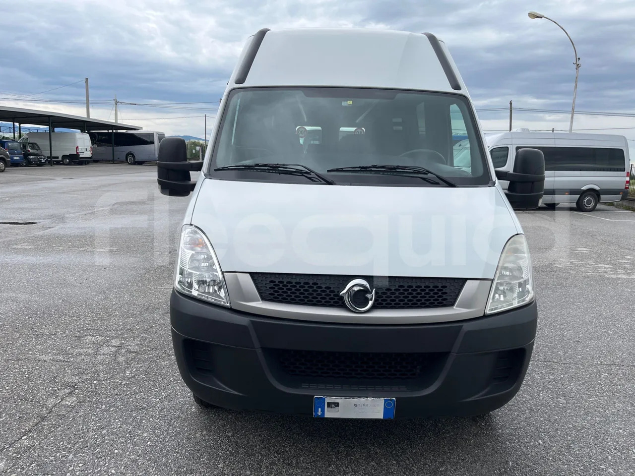 Iveco Daily - מיניבוס, כלי רכב מסחרי לנוסעים: תמונה 2 Iveco Daily - מיניבוס, כלי רכב מסחרי לנוסעים: תמונה 2