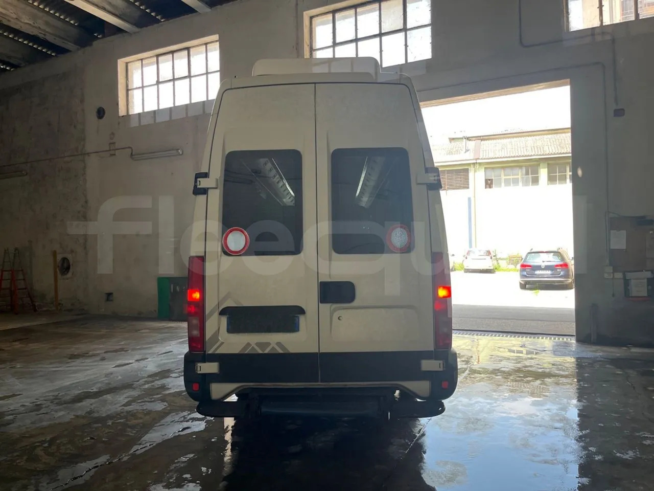 Iveco Daily - מיניבוס, כלי רכב מסחרי לנוסעים: תמונה 5 Iveco Daily - מיניבוס, כלי רכב מסחרי לנוסעים: תמונה 5