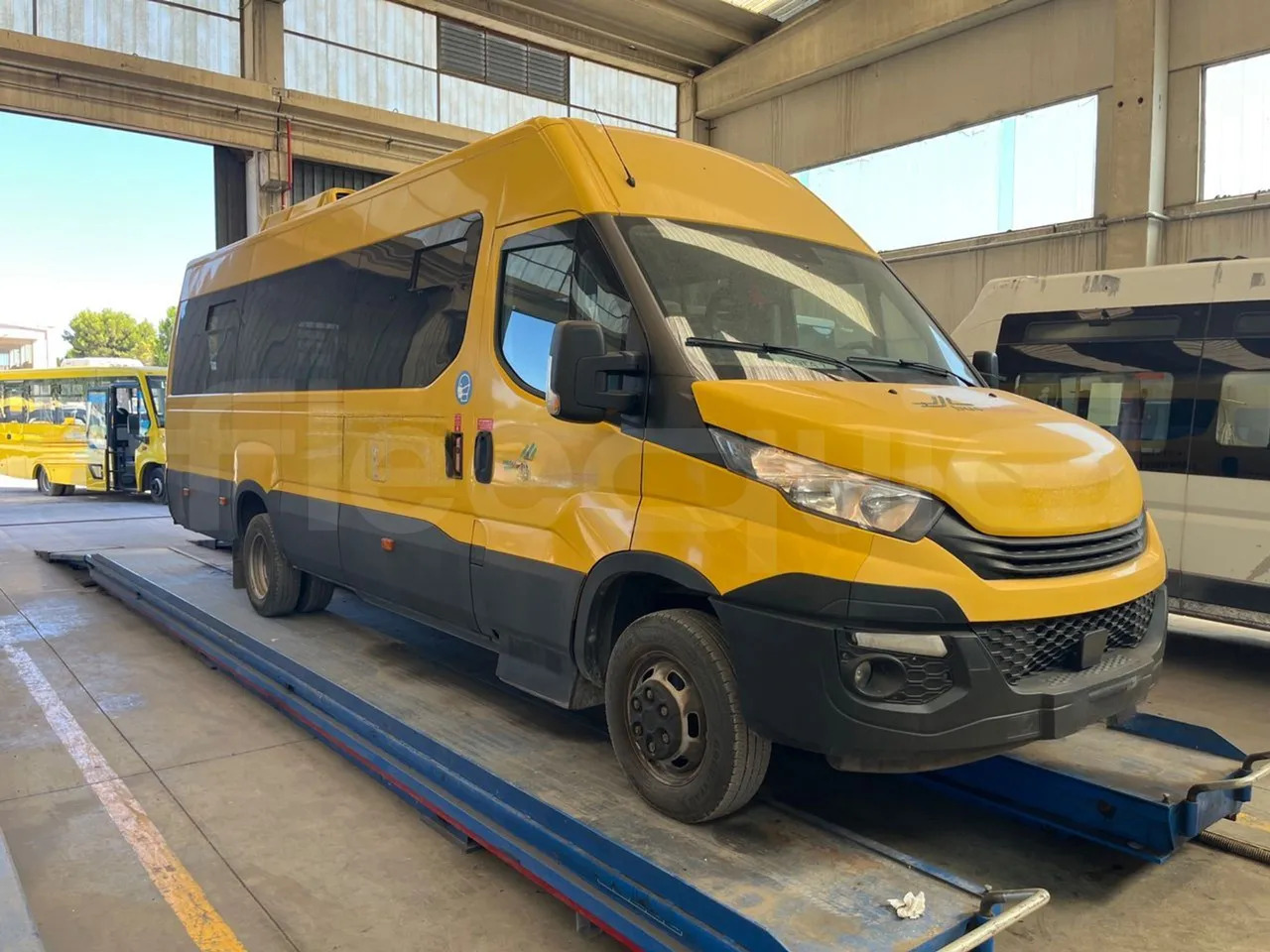 Iveco Daily - אוטובוס בית ספר: תמונה 1 Iveco Daily - אוטובוס בית ספר: תמונה 1