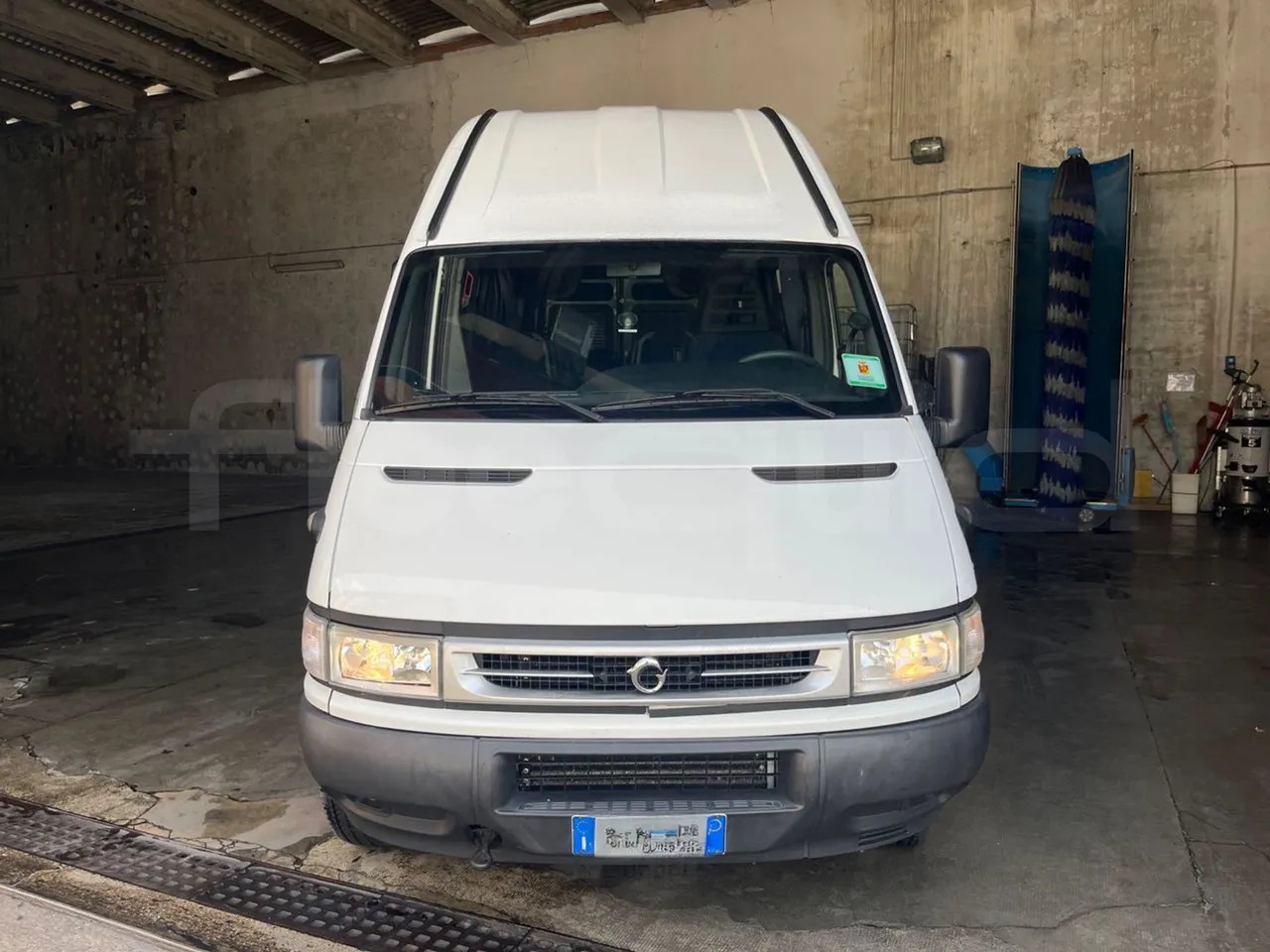 Iveco Daily - מיניבוס, כלי רכב מסחרי לנוסעים: תמונה 2 Iveco Daily - מיניבוס, כלי רכב מסחרי לנוסעים: תמונה 2