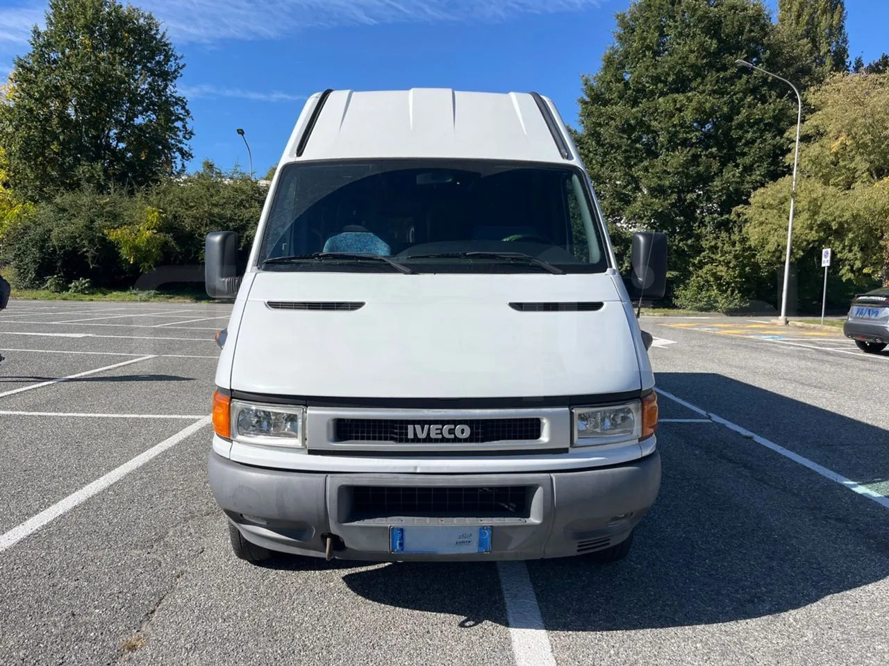 Iveco Daily - אוטובוס פרברים: תמונה 2 Iveco Daily - אוטובוס פרברים: תמונה 2