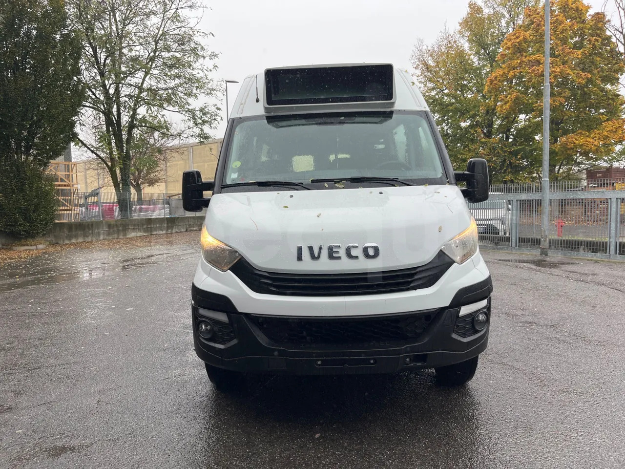 Iveco Daily - אוטובוס פרברים: תמונה 2 Iveco Daily - אוטובוס פרברים: תמונה 2