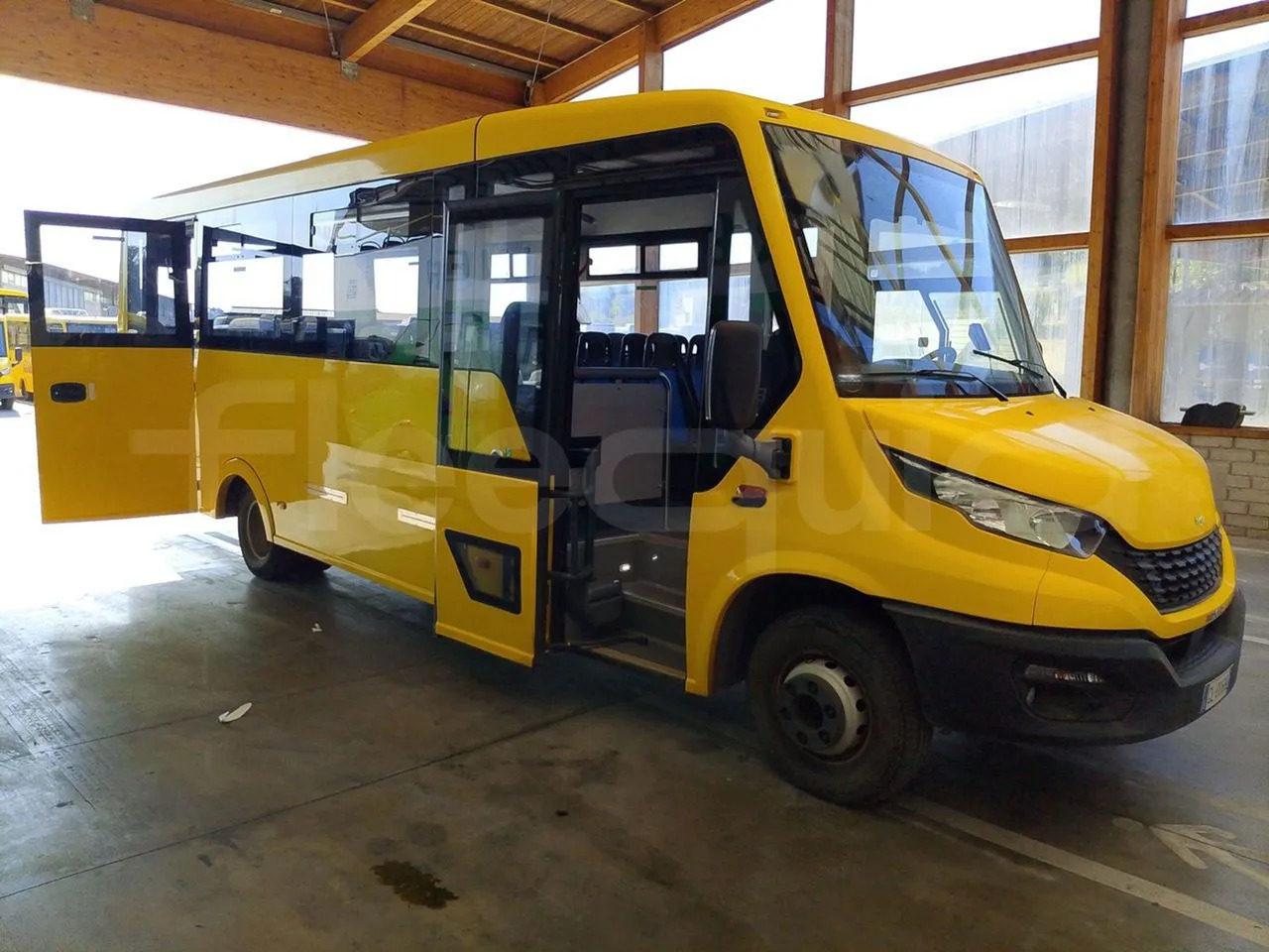 אוטובוס בית ספר Iveco Indcar: תמונה 10