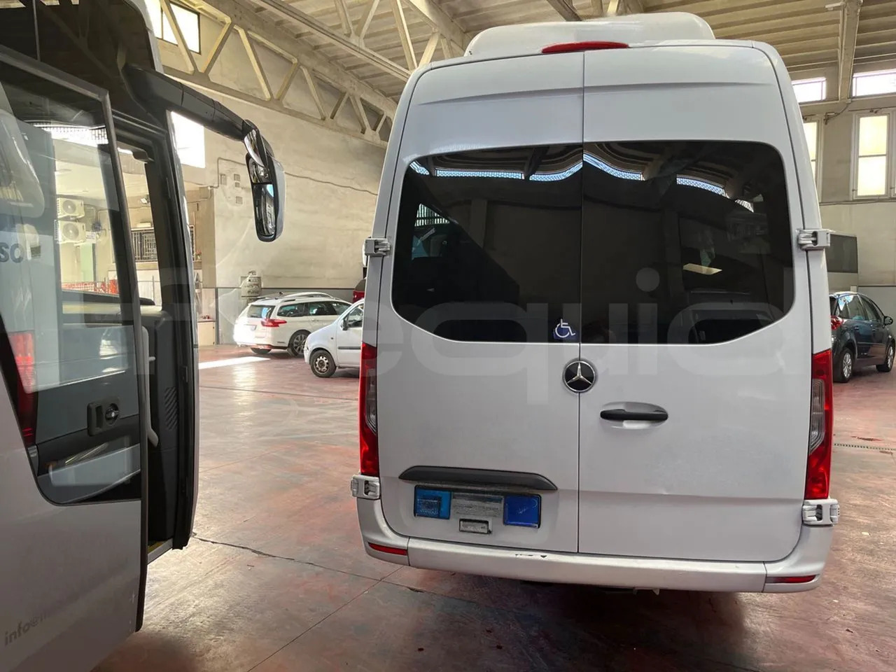 Mercedes-Benz Sprinter - מיניבוס, כלי רכב מסחרי לנוסעים: תמונה 5 Mercedes-Benz Sprinter - מיניבוס, כלי רכב מסחרי לנוסעים: תמונה 5