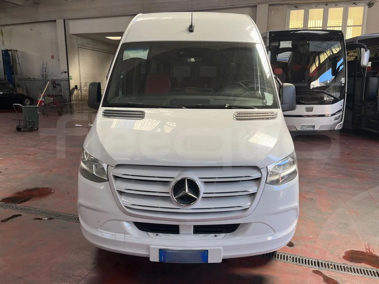 Mercedes-Benz Sprinter - מיניבוס, כלי רכב מסחרי לנוסעים: תמונה 2 Mercedes-Benz Sprinter - מיניבוס, כלי רכב מסחרי לנוסעים: תמונה 2