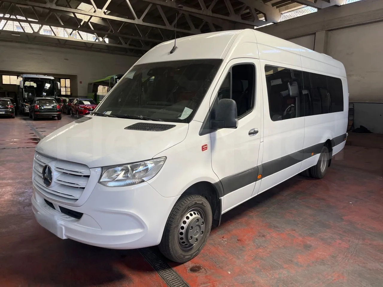 Mercedes-Benz Sprinter - מיניבוס, כלי רכב מסחרי לנוסעים: תמונה 4 Mercedes-Benz Sprinter - מיניבוס, כלי רכב מסחרי לנוסעים: תמונה 4