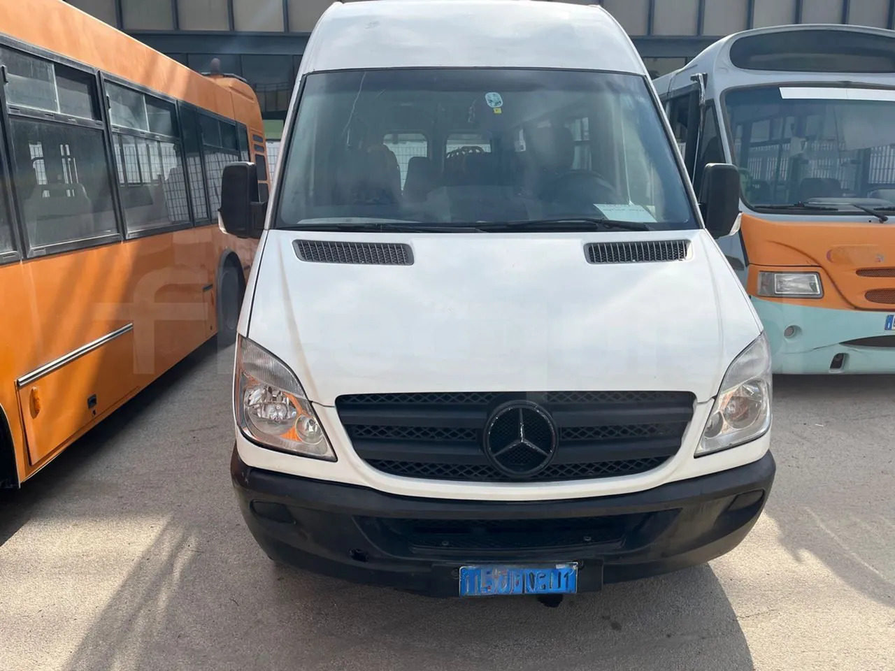 Mercedes-Benz Sprinter - מיניבוס, כלי רכב מסחרי לנוסעים: תמונה 2 Mercedes-Benz Sprinter - מיניבוס, כלי רכב מסחרי לנוסעים: תמונה 2