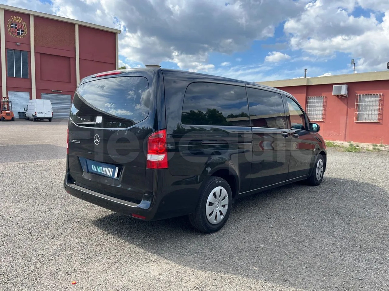 הַחכָּרָה  Mercedes-Benz Vito Tourer Mercedes-Benz Vito Tourer: תמונה 10