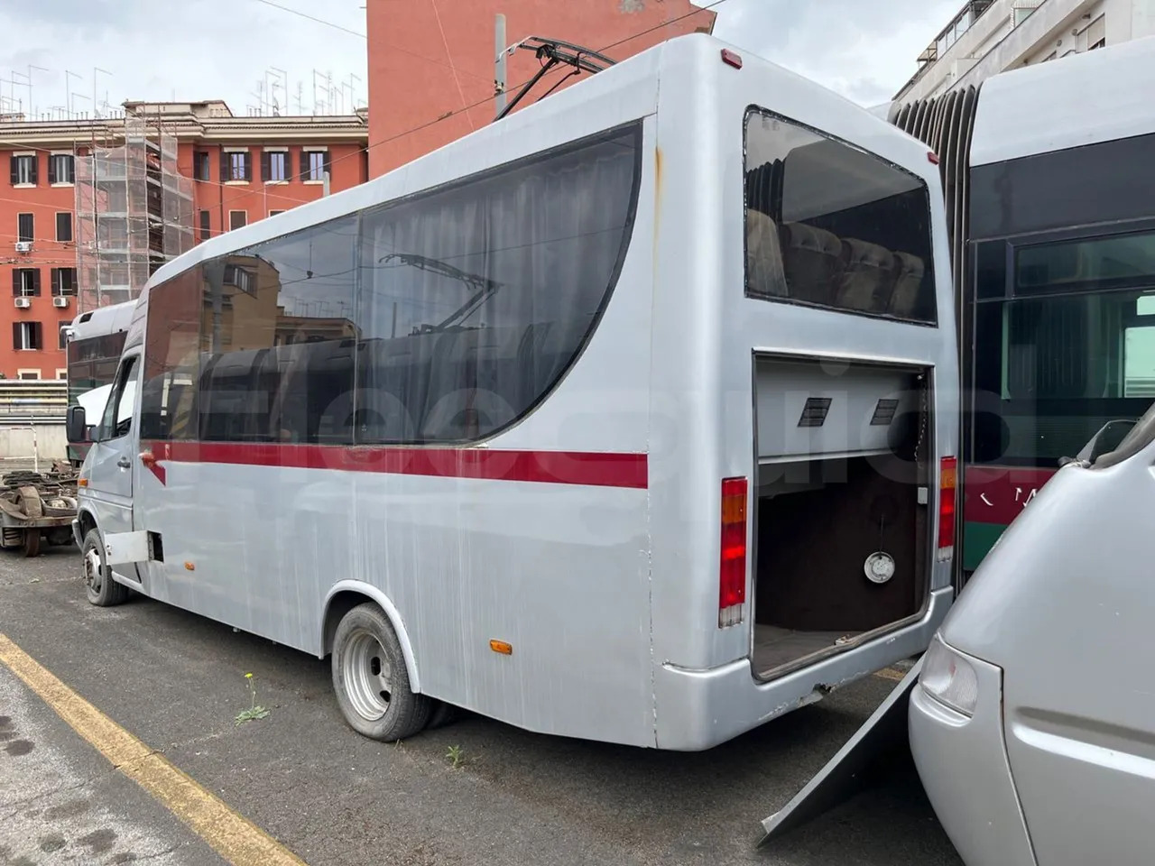 N. 2 Mercedes-Benz 414T - מיניבוס, כלי רכב מסחרי לנוסעים: תמונה 5 N. 2 Mercedes-Benz 414T - מיניבוס, כלי רכב מסחרי לנוסעים: תמונה 5