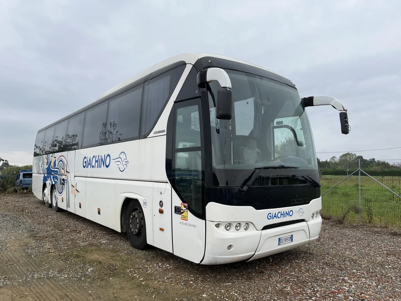 Neoplan P22 - אוטובוס בין עירוני: תמונה 1 Neoplan P22 - אוטובוס בין עירוני: תמונה 1
