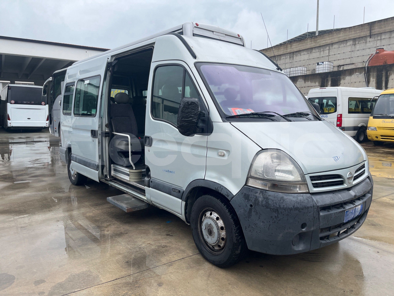 Nissan Interstar - מיניבוס, כלי רכב מסחרי לנוסעים: תמונה 1 Nissan Interstar - מיניבוס, כלי רכב מסחרי לנוסעים: תמונה 1