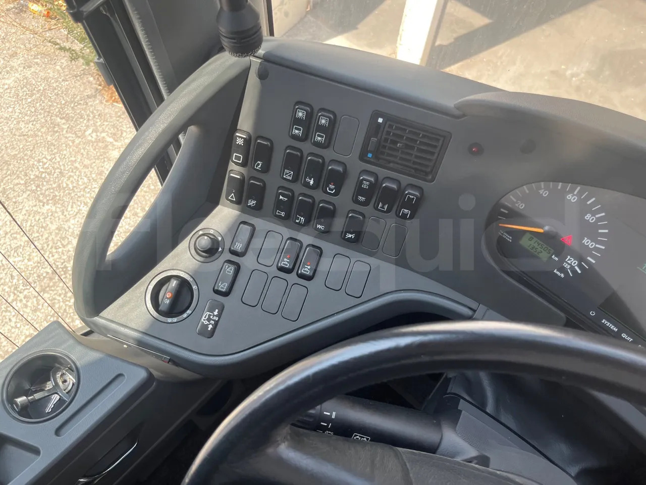 Setra S411 - אוטובוס בין עירוני: תמונה 3 Setra S411 - אוטובוס בין עירוני: תמונה 3