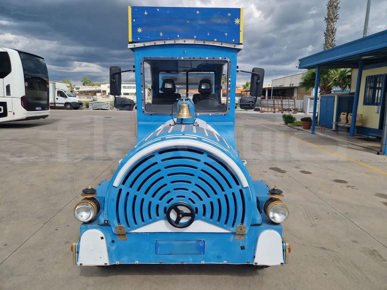 Suzuki Road train - אוטובוס בין עירוני: תמונה 2 Suzuki Road train - אוטובוס בין עירוני: תמונה 2