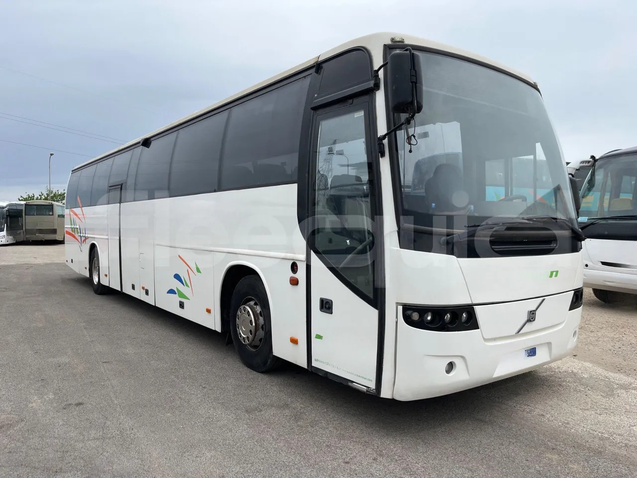 Volvo B12 - אוטובוס בין עירוני: תמונה 1 Volvo B12 - אוטובוס בין עירוני: תמונה 1