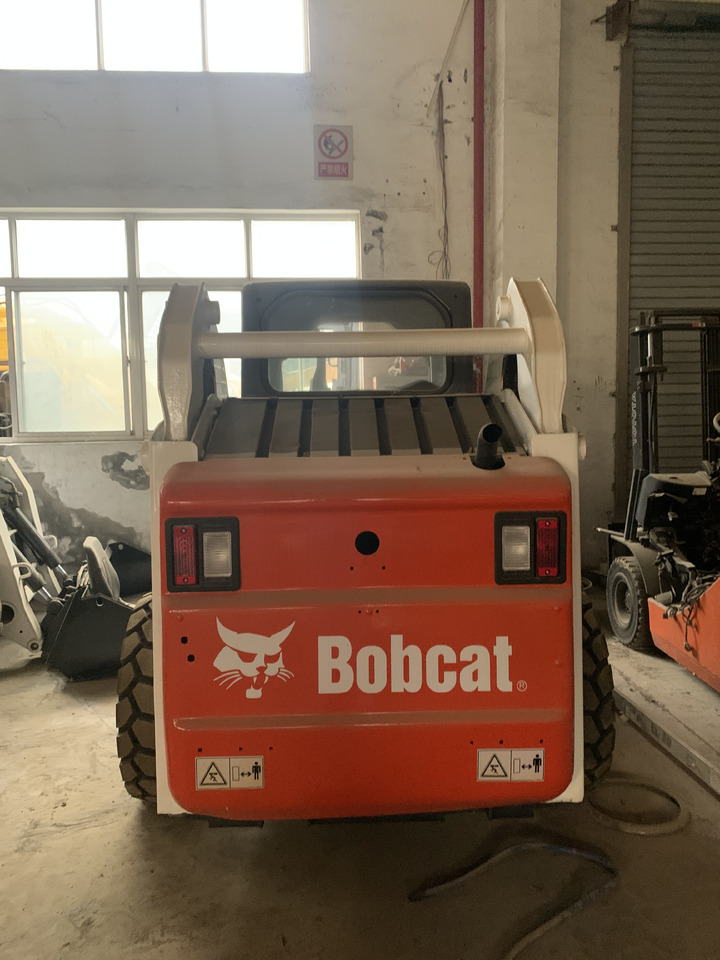 BOBCAT S185 - מעמיס היגוי החלקה: תמונה 4 BOBCAT S185 - מעמיס היגוי החלקה: תמונה 4