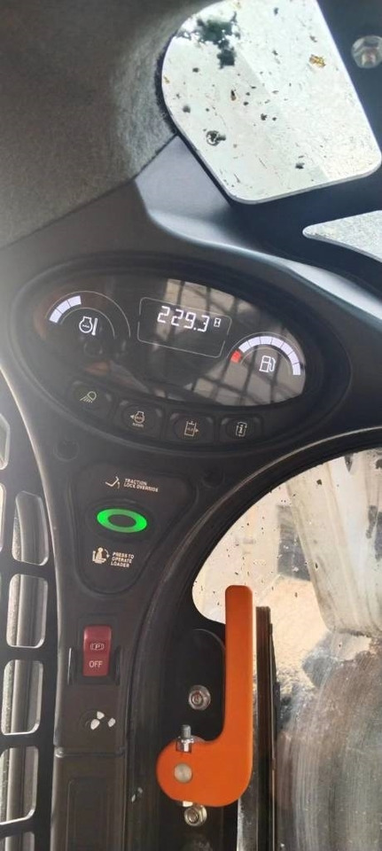 Bobcat S 510 - מעמיס היגוי החלקה: תמונה 5 Bobcat S 510 - מעמיס היגוי החלקה: תמונה 5