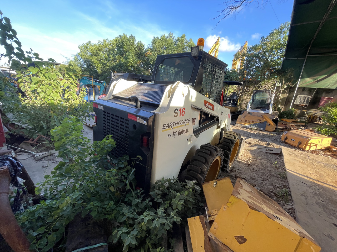 Bobcat S16 Skid-Steer Loader - מעמיס היגוי החלקה: תמונה 4 Bobcat S16 Skid-Steer Loader - מעמיס היגוי החלקה: תמונה 4