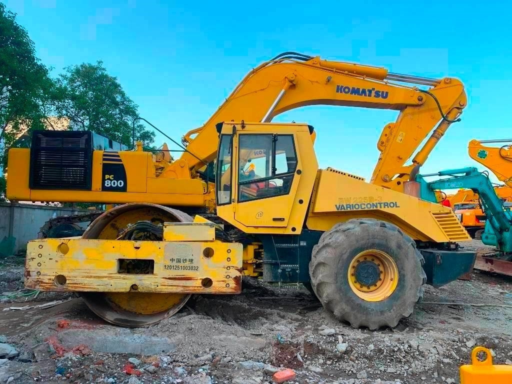 Bomag BW 225 D-3 - רולר כביש: תמונה 2 Bomag BW 225 D-3 - רולר כביש: תמונה 2