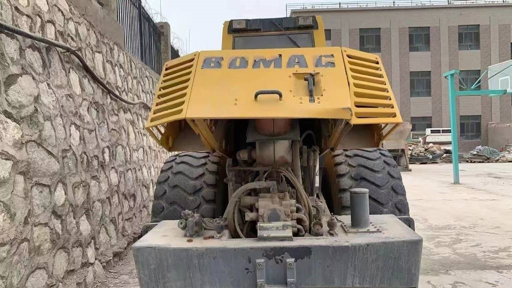 Bomag bw225d-3 - רולר כביש: תמונה 4 Bomag bw225d-3 - רולר כביש: תמונה 4
