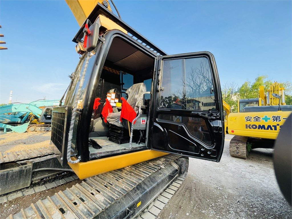 CAT 320D2 L - מחפר: תמונה 3 CAT 320D2 L - מחפר: תמונה 3