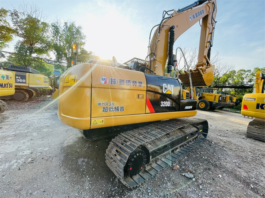 CAT 320D2 L - מחפר: תמונה 1 CAT 320D2 L - מחפר: תמונה 1
