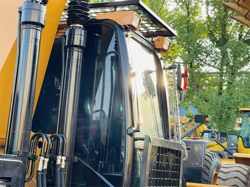 מחפר CAT 320D2 L: תמונה 27
