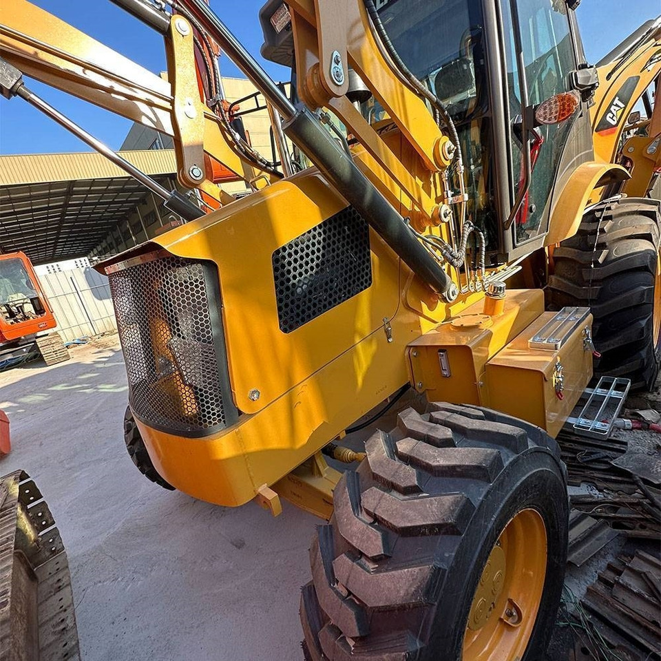 CAT 420 F - מחפרון: תמונה 4 CAT 420 F - מחפרון: תמונה 4