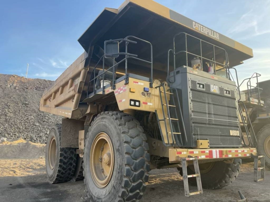 CAT 777e - משאית סלעים/ מסיר פסולת קשיח: תמונה 2 CAT 777e - משאית סלעים/ מסיר פסולת קשיח: תמונה 2
