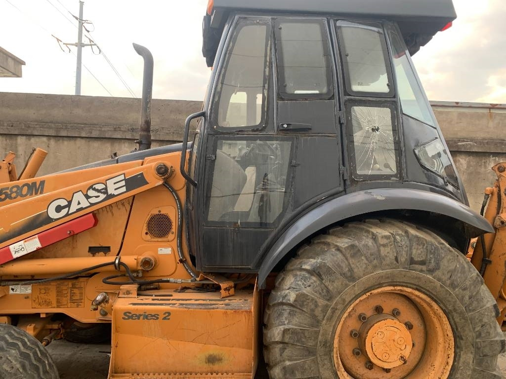 Case 580 M - מעמיס גלגלים: תמונה 1 Case 580 M - מעמיס גלגלים: תמונה 1