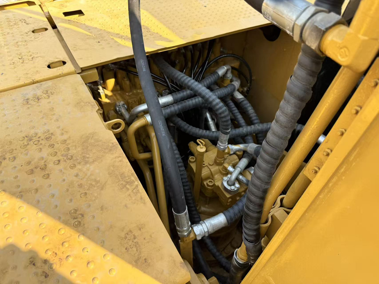 Caterpillar 323 - מחפר: תמונה 4 Caterpillar 323 - מחפר: תמונה 4