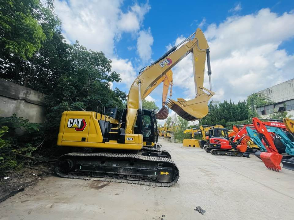 Caterpillar 323 - מחפר: תמונה 1 Caterpillar 323 - מחפר: תמונה 1