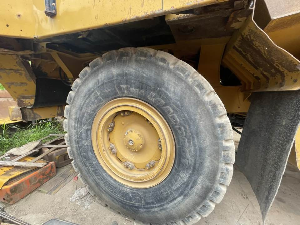 Caterpillar Cat 773f - משאית סלעים/ מסיר פסולת קשיח: תמונה 4 Caterpillar Cat 773f - משאית סלעים/ מסיר פסולת קשיח: תמונה 4