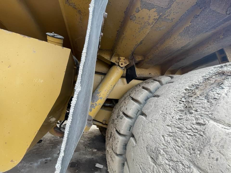 Caterpillar Cat 773f - משאית סלעים/ מסיר פסולת קשיח: תמונה 2 Caterpillar Cat 773f - משאית סלעים/ מסיר פסולת קשיח: תמונה 2