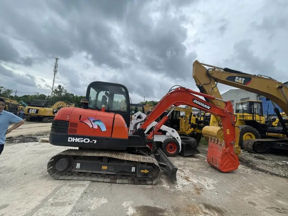 Doosan DH60-7 - מיני מחפר: תמונה 1 Doosan DH60-7 - מיני מחפר: תמונה 1