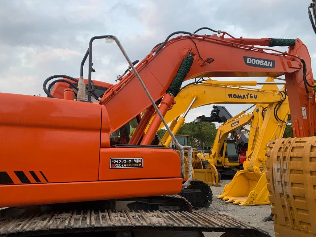 Doosan DX 225 LC - מחפר סורק: תמונה 1 Doosan DX 225 LC - מחפר סורק: תמונה 1