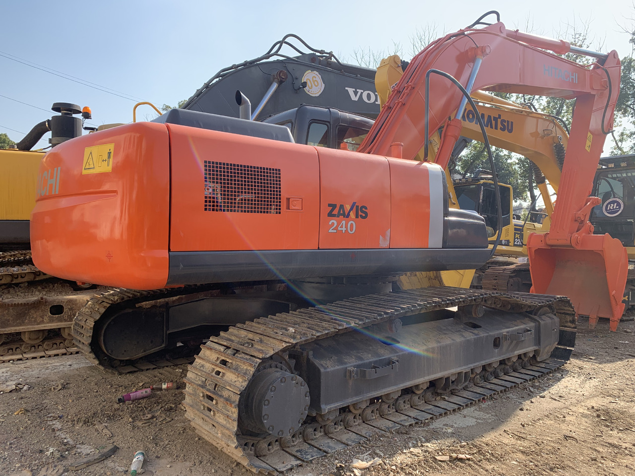 HITACHI ZAXIS240 - מחפר גלגלים: תמונה 2 HITACHI ZAXIS240 - מחפר גלגלים: תמונה 2